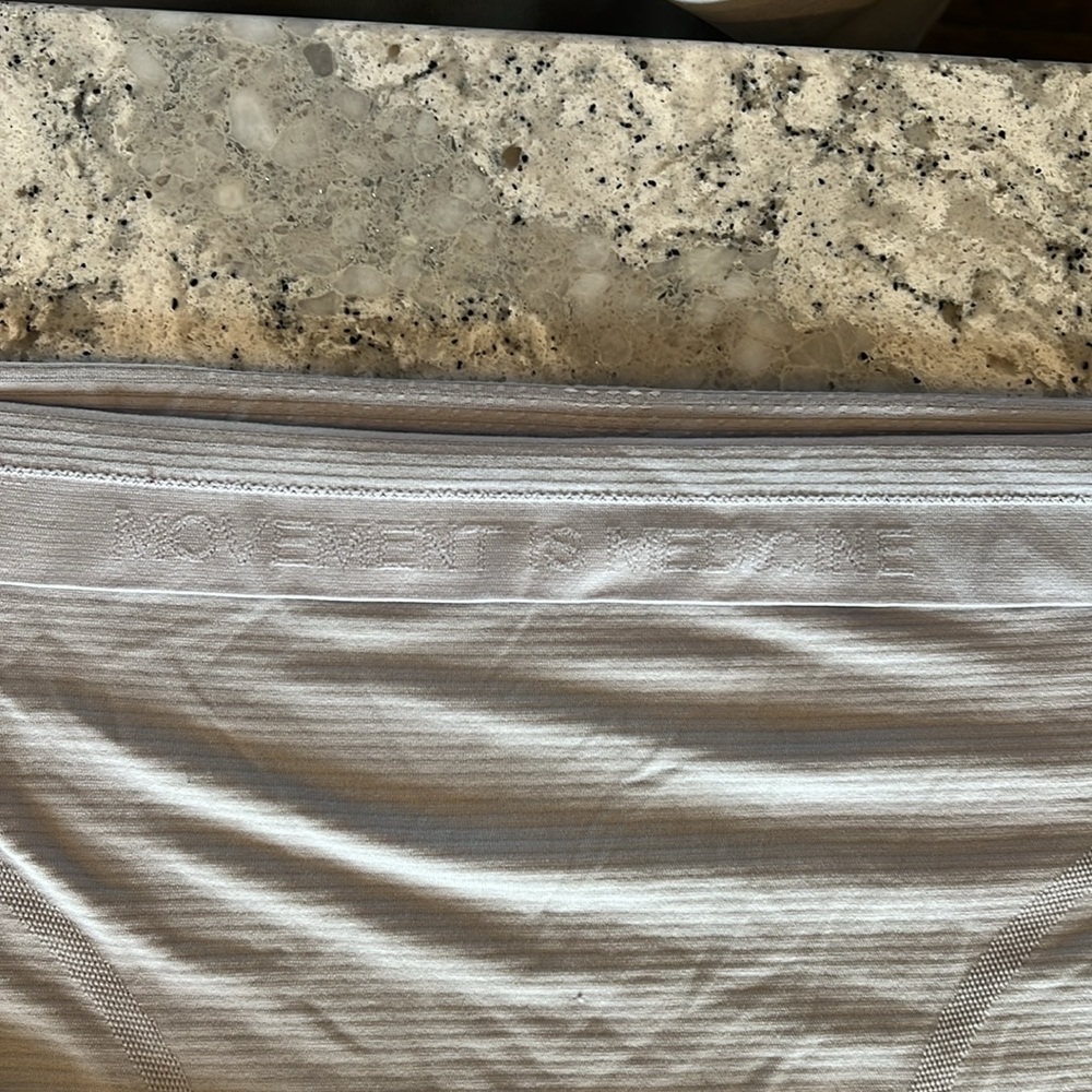 Lululemon Swiftly Tech Lavender Size 6 - image 2